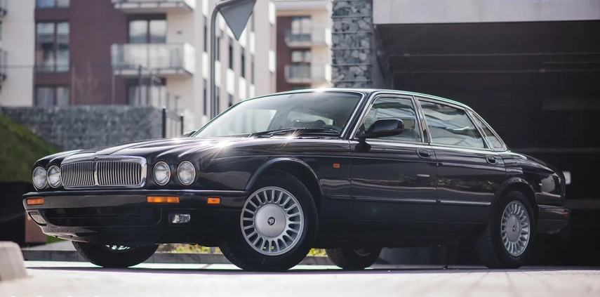 Jaguar XJ cena 55000 przebieg: 160000, rok produkcji 1997 z Łomianki małe 436